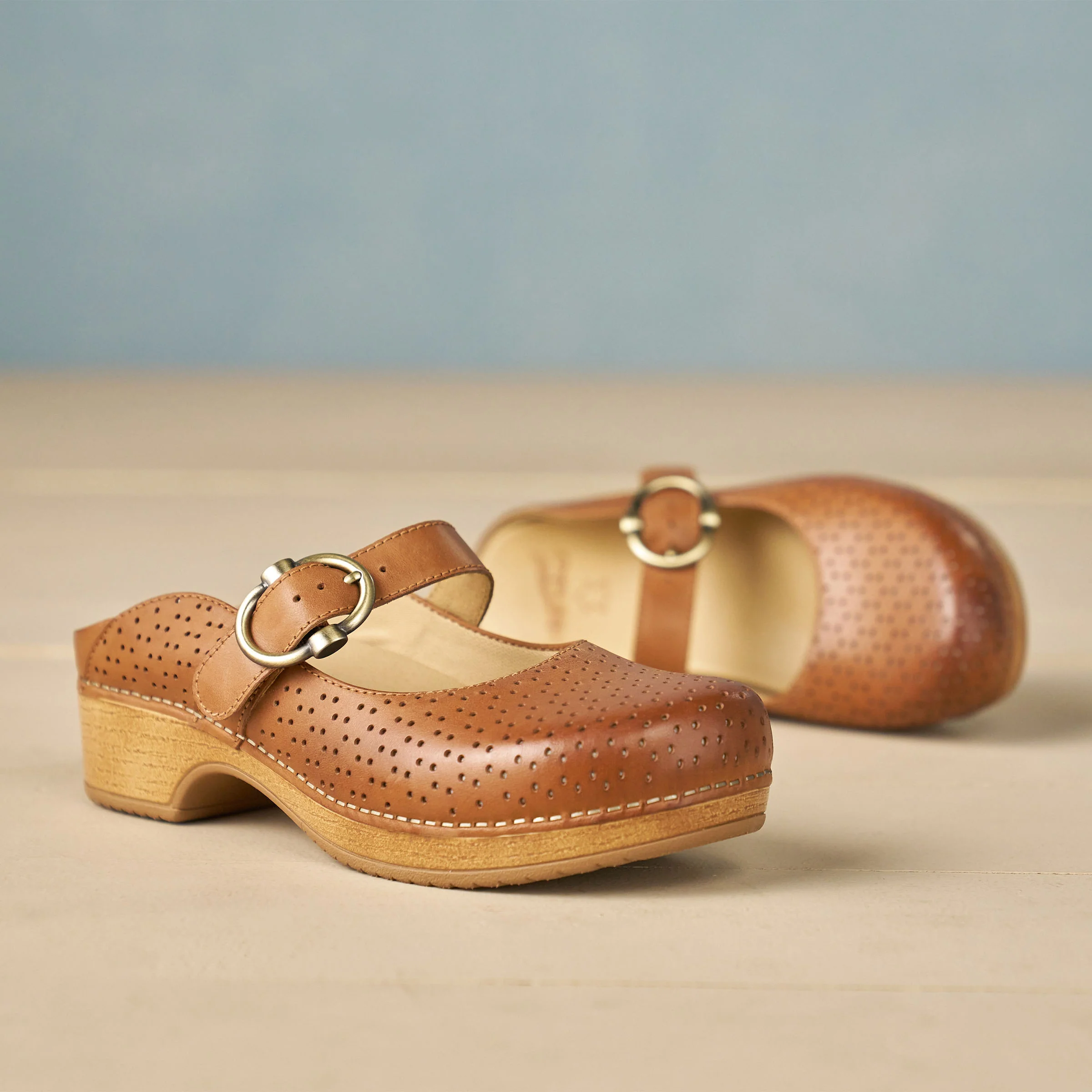Blaire Clog Tan - Image 5