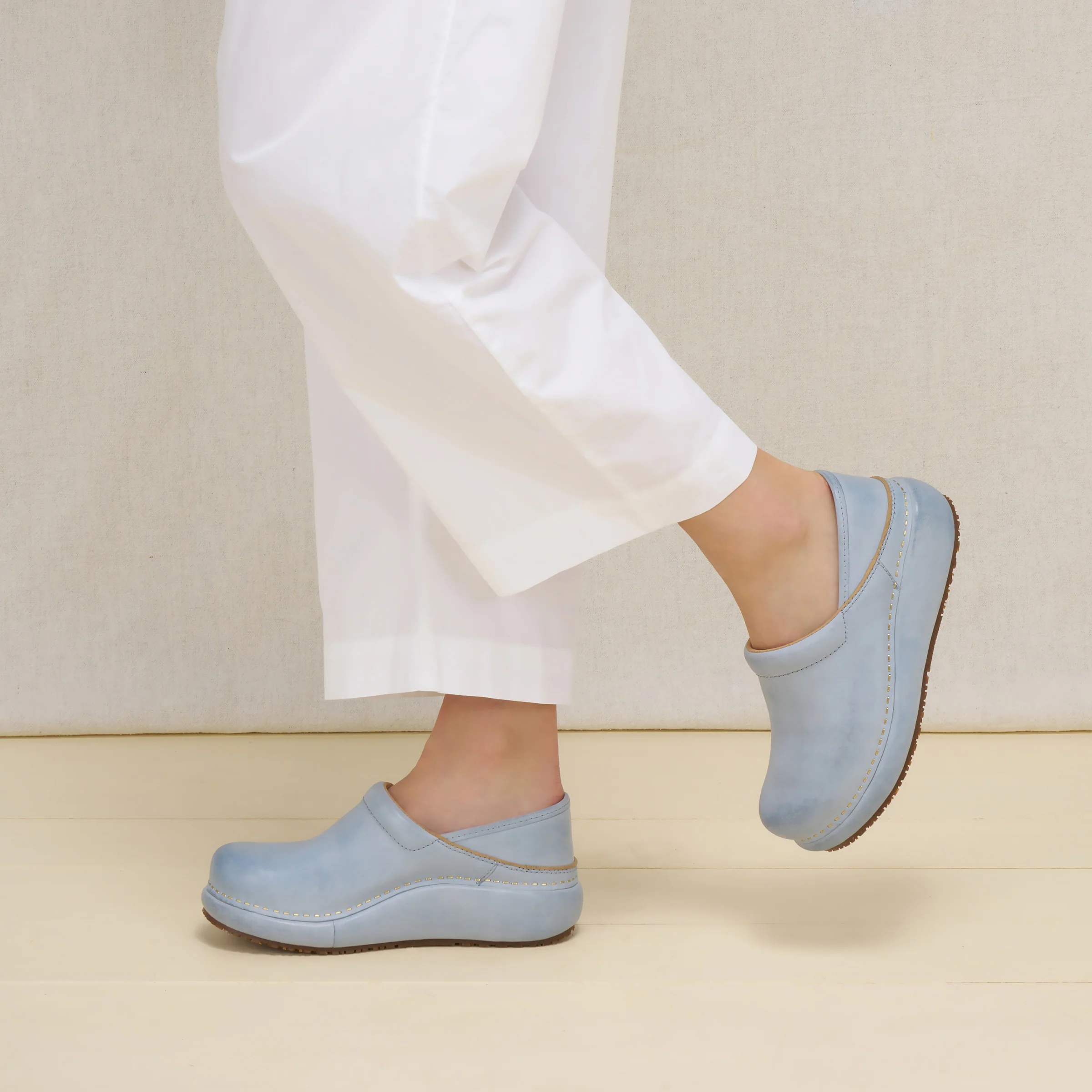 Platform Pro Sky Leather - Image 10